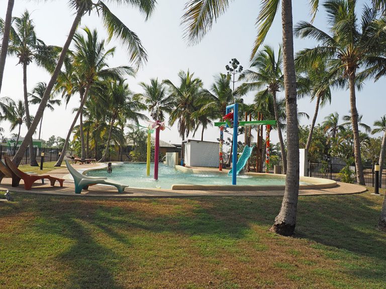 bowenholidayparkswimmingpool2